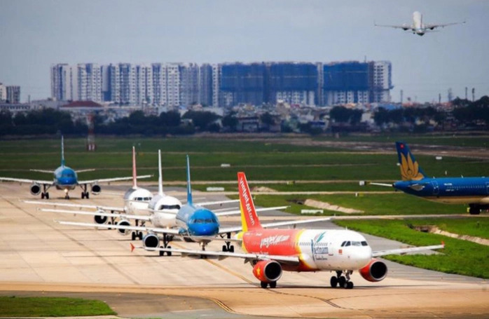  Giá vé máy bay Đà Nẵng đi Hà Nội khoảng  800.000 - 1.700.000đ/ chiều 